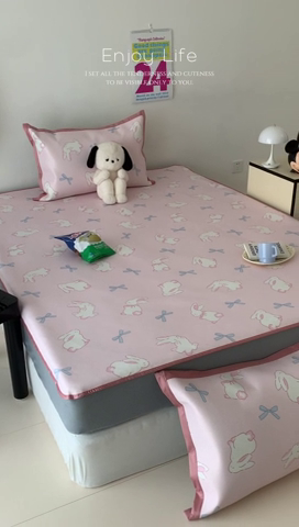 91家纺网 家纺一手货源 找家纺 昔可家纺 2024新款冰藤席床笠款--卡通系列 蝴蝶结小兔