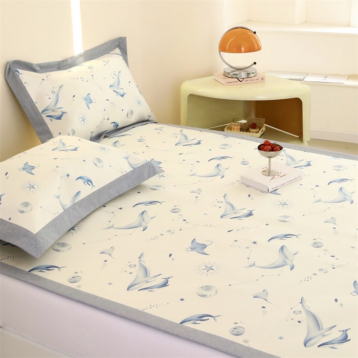 91家纺网 家纺一手货源 找家纺 JUICY 橘滋家纺 2024新款高级感卡通可爱数码印花冰丝席（场景二） 云鲸梦