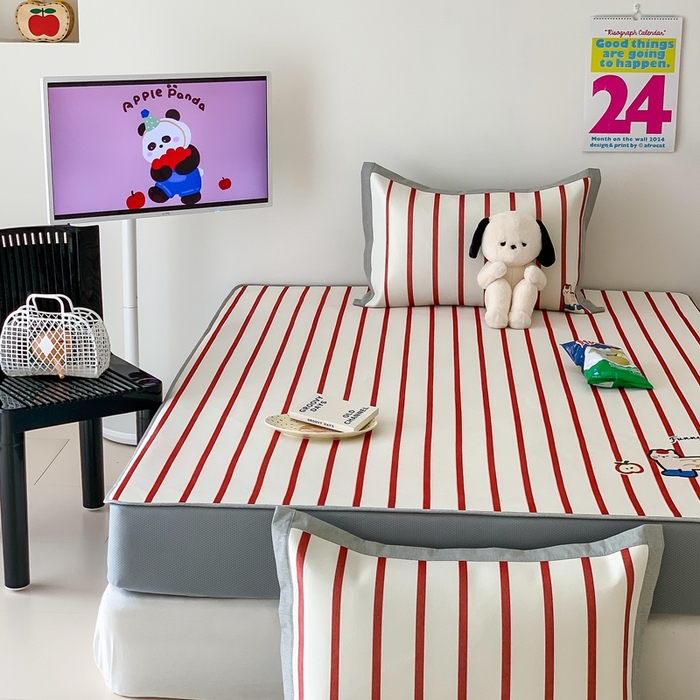 91家纺网 家纺一手货源 找家纺 昔可家纺 2024新款大版数码印花冰藤席床笠款 苹果猫咪