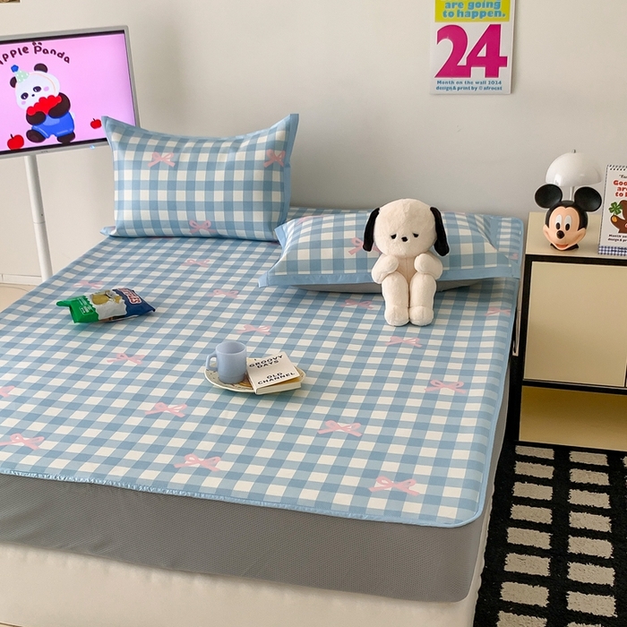 91家纺网 家纺一手货源 找家纺 昔可家纺 2024新款冰藤席床笠款--卡通系列 蓝格蝴蝶结