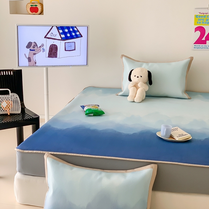 91家纺网 家纺一手货源 找家纺 昔可家纺 2024新款冰藤席床笠款--晕染系列 晕染蓝