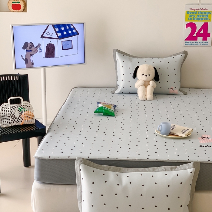 91家纺网 家纺一手货源 找家纺 昔可家纺 2024新款大版数码印花冰藤席床笠款 波点兔