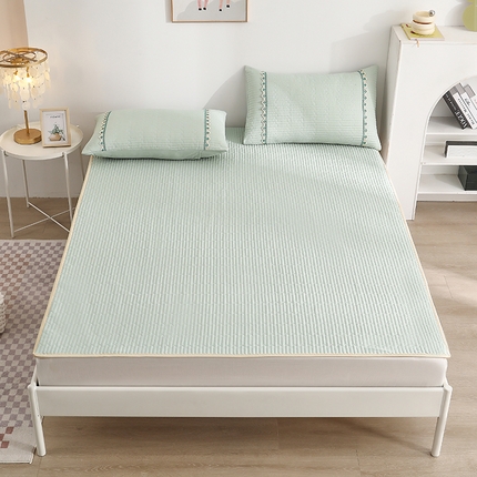 91家纺网 家纺一手货源 找家纺 金艾草 2024新款全棉防滑床垫 草绿