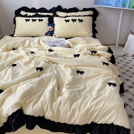 91家纺网 家纺一手货源 找家纺 （总）花伞家居 2025新款毛巾绣加宽花边妮娜蝴蝶结夏被四件套