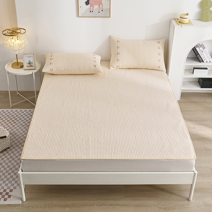 91家纺网 家纺一手货源 找家纺 金艾草 2024新款全棉防滑床垫 奶油黄