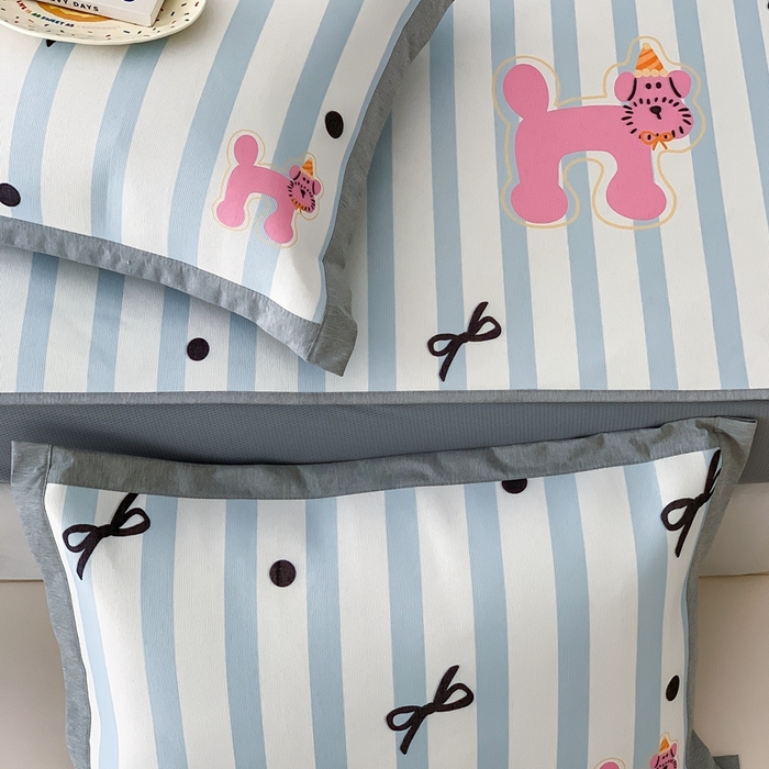 91家纺网 家纺一手货源 找家纺 昔可家纺 2024新款大版数码印花冰藤席床笠款 蝴蝶结狗狗