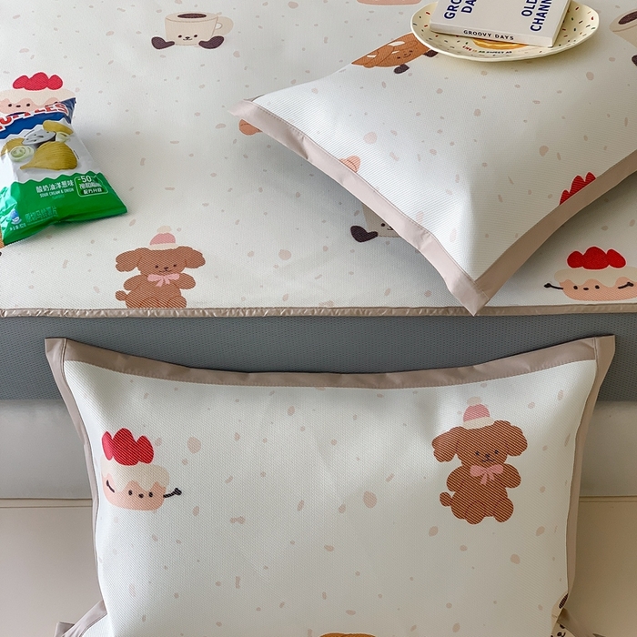 91家纺网 家纺一手货源 找家纺 昔可家纺 2024新款冰藤席床笠款--卡通系列 甜品派对狗狗