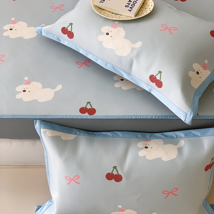 91家纺网 家纺一手货源 找家纺 昔可家纺 2024新款冰藤席床笠款--卡通系列 樱桃狗狗