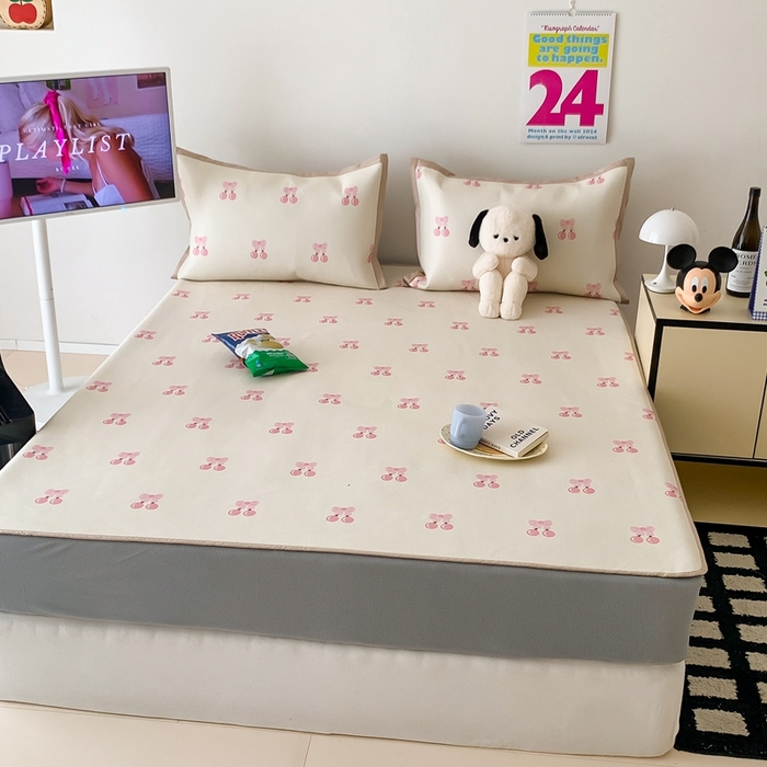 91家纺网 家纺一手货源 找家纺 昔可家纺 2024新款冰藤席床笠款--卡通系列 粉蝴蝶结樱桃