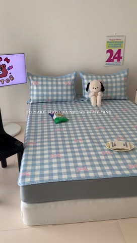 91家纺网 家纺一手货源 找家纺 昔可家纺 2024新款冰藤席床笠款--卡通系列 蓝格蝴蝶结