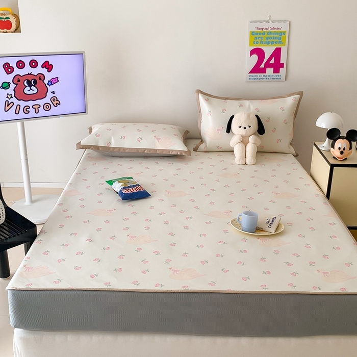 91家纺网 家纺一手货源 找家纺 昔可家纺 2024新款冰藤席床笠款--卡通系列 天鹅玫瑰