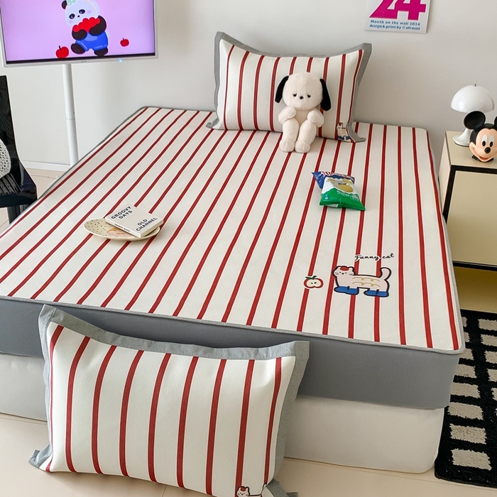 91家纺网 家纺一手货源 找家纺 昔可家纺 2024新款大版数码印花冰藤席床笠款 苹果猫咪