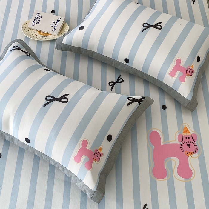 91家纺网 家纺一手货源 找家纺 昔可家纺 2024新款大版数码印花冰藤席床笠款 蝴蝶结狗狗