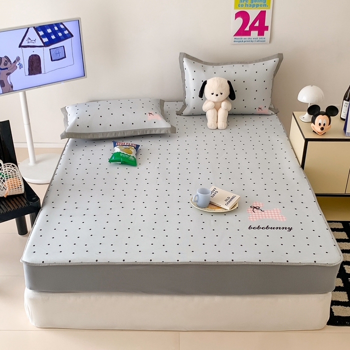 91家纺网 家纺一手货源 找家纺 昔可家纺 2024新款大版数码印花冰藤席床笠款 波点兔