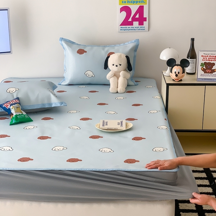 91家纺网 家纺一手货源 找家纺 昔可家纺 2024新款冰藤席床笠款--卡通系列 小棕狗狗