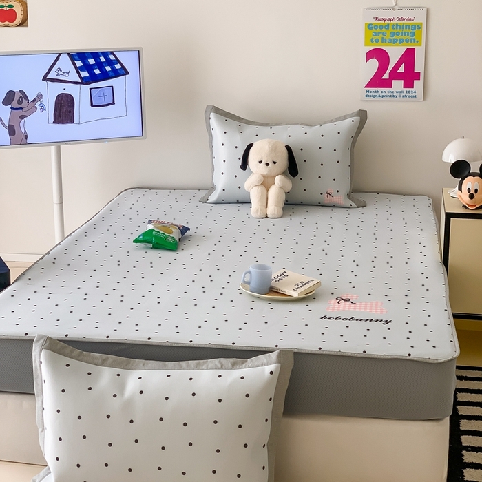 91家纺网 家纺一手货源 找家纺 昔可家纺 2024新款大版数码印花冰藤席床笠款 波点兔