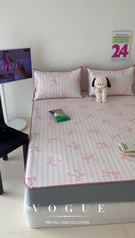 91家纺网 家纺一手货源 找家纺 昔可家纺 2024新款冰藤席床笠款--卡通系列 条纹丝带蝴蝶结