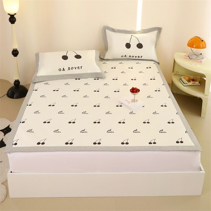 91家纺网 家纺一手货源 找家纺 （总）JUICY 橘滋家纺 2024新款高级感卡通可爱数码印花冰丝席（场景二）