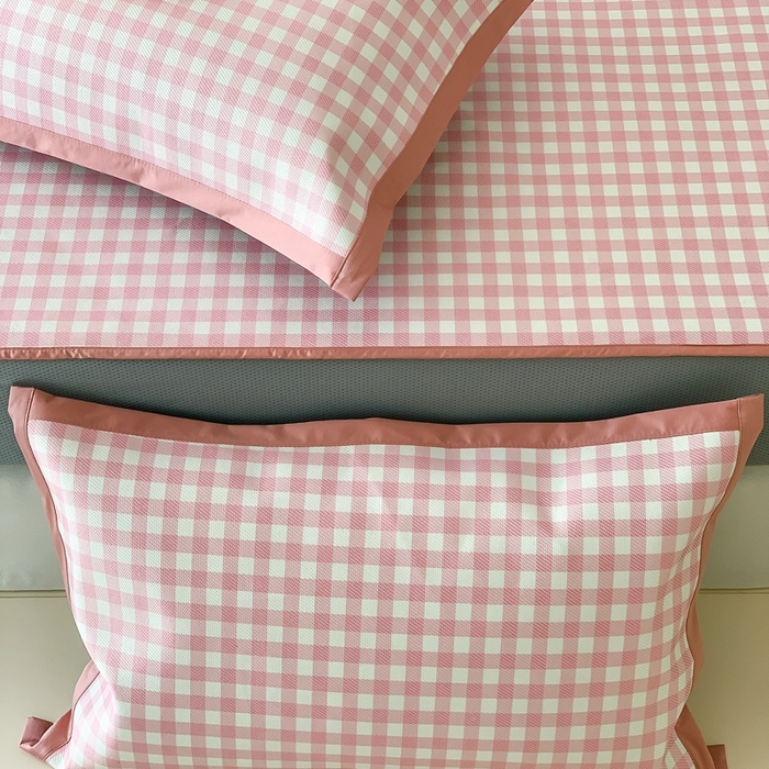 91家纺网 家纺一手货源 找家纺 昔可家纺 2024新款冰藤席床笠款--简约系列 格子粉