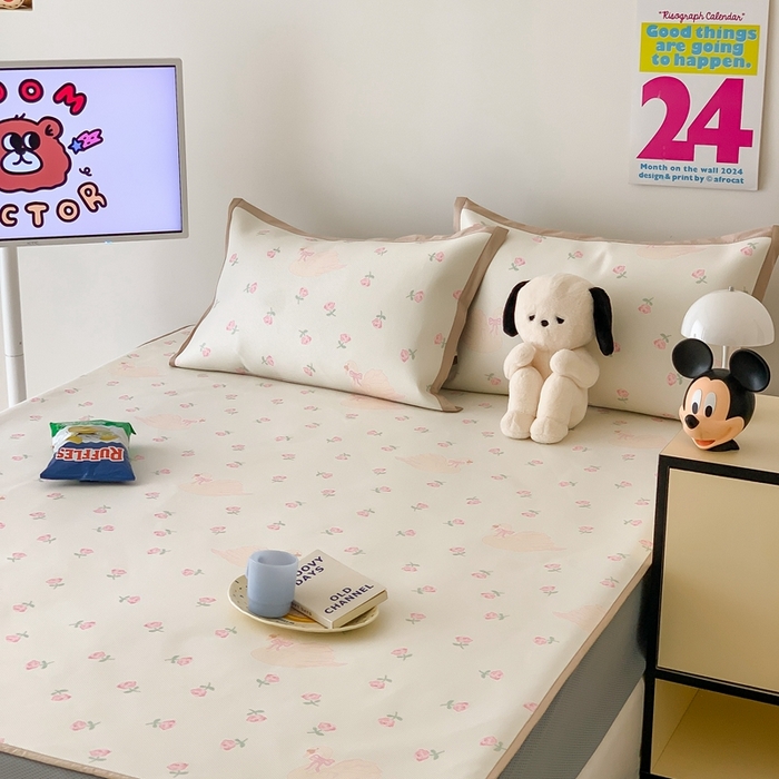 91家纺网 家纺一手货源 找家纺 昔可家纺 2024新款冰藤席床笠款--卡通系列 天鹅玫瑰