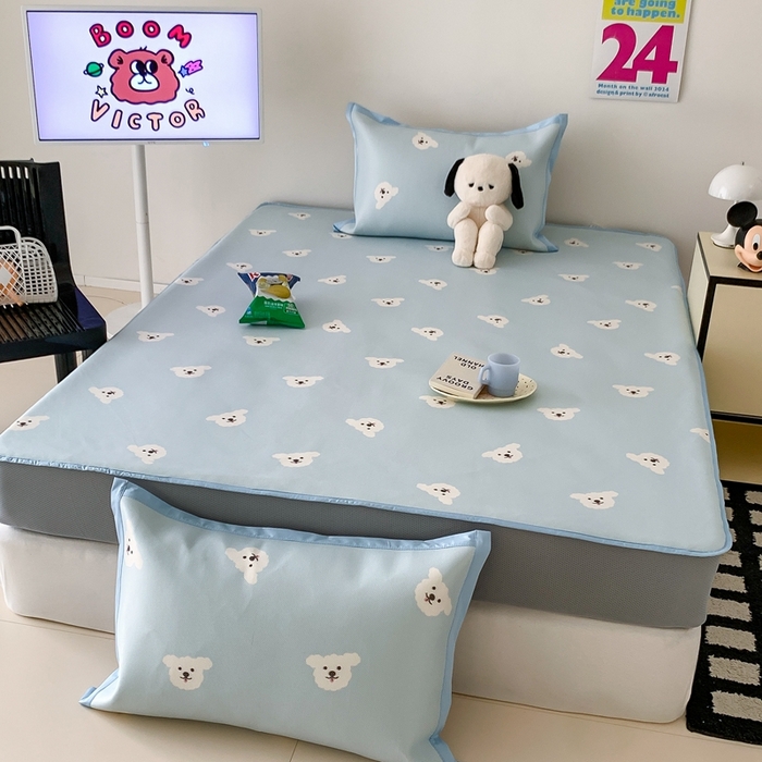 91家纺网 家纺一手货源 找家纺 昔可家纺 2024新款冰藤席床笠款--卡通系列 蓝底小白熊