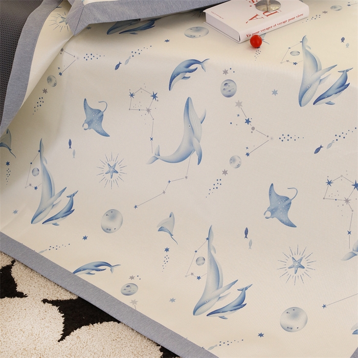 91家纺网 家纺一手货源 找家纺 JUICY 橘滋家纺 2024新款高级感卡通可爱数码印花冰丝席（场景二） 云鲸梦