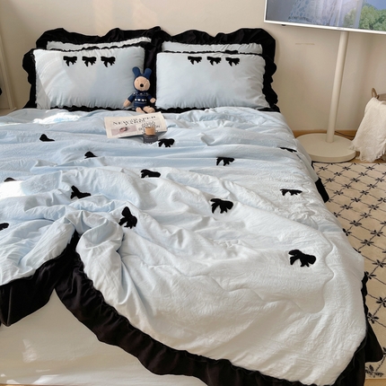 91家纺网 家纺一手货源 找家纺 （总）花伞家居 2025新款毛巾绣加宽花边妮娜蝴蝶结夏被四件套