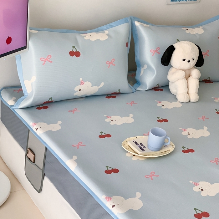 91家纺网 家纺一手货源 找家纺 昔可家纺 2024新款冰藤席床笠款--卡通系列 樱桃狗狗