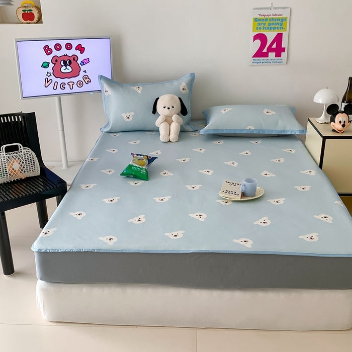 91家纺网 家纺一手货源 找家纺 昔可家纺 2024新款冰藤席床笠款--卡通系列 蓝底小白熊