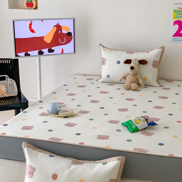 91家纺网 家纺一手货源 找家纺 昔可家纺 2024新款冰藤席床笠款--卡通系列 彩色波点熊