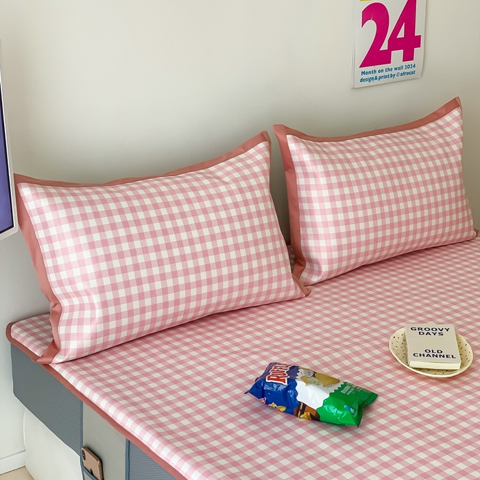 91家纺网 家纺一手货源 找家纺 昔可家纺 2024新款冰藤席床笠款--简约系列 格子粉