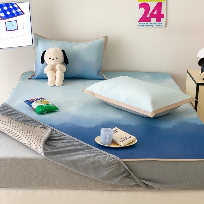 91家纺网 家纺一手货源 找家纺 昔可家纺 2024新款冰藤席床笠款--晕染系列 晕染蓝