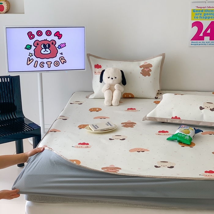 91家纺网 家纺一手货源 找家纺 昔可家纺 2024新款冰藤席床笠款--卡通系列 甜品派对狗狗