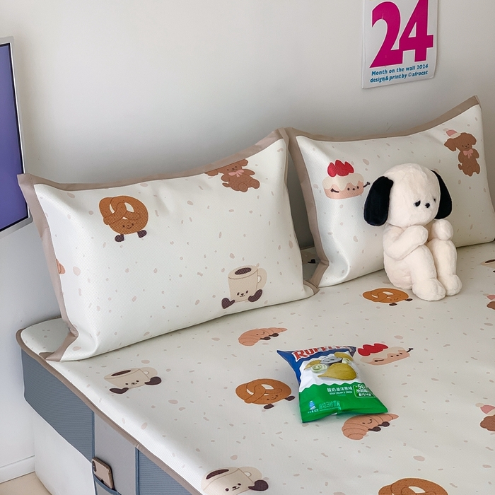 91家纺网 家纺一手货源 找家纺 昔可家纺 2024新款冰藤席床笠款--卡通系列 甜品派对狗狗