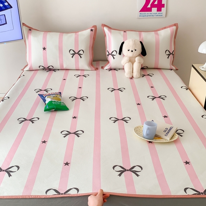 91家纺网 家纺一手货源 找家纺 昔可家纺 2024新款冰藤席床笠款--卡通系列 粉条星星蝴蝶结