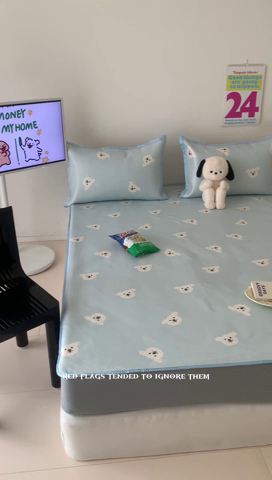 91家纺网 家纺一手货源 找家纺 昔可家纺 2024新款冰藤席床笠款--卡通系列 蓝底小白熊