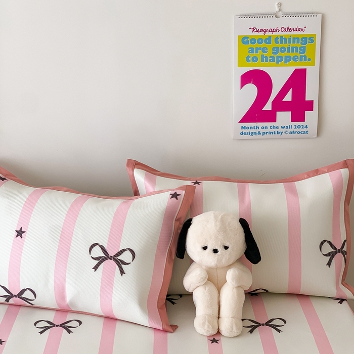 91家纺网 家纺一手货源 找家纺 昔可家纺 2024新款冰藤席床笠款--卡通系列 粉条星星蝴蝶结