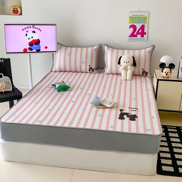 91家纺网 家纺一手货源 找家纺 昔可家纺 2024新款大版数码印花冰藤席床笠款 粉条黑猫