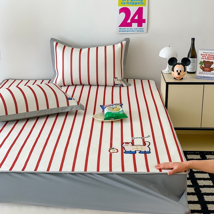 91家纺网 家纺一手货源 找家纺 昔可家纺 2024新款大版数码印花冰藤席床笠款 苹果猫咪