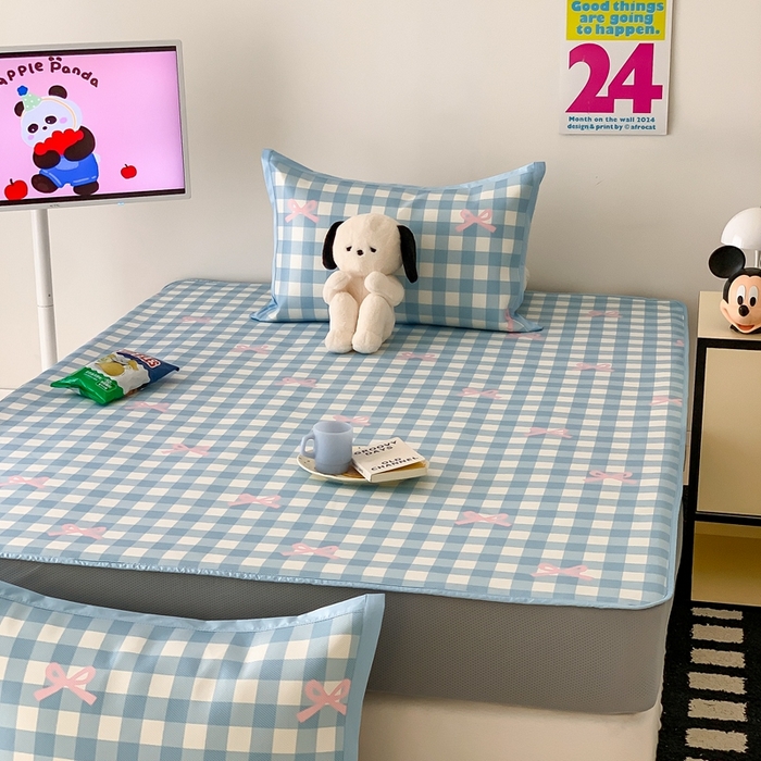 91家纺网 家纺一手货源 找家纺 昔可家纺 2024新款冰藤席床笠款--卡通系列 蓝格蝴蝶结