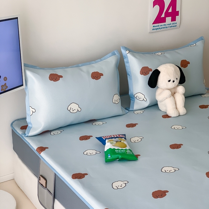 91家纺网 家纺一手货源 找家纺 昔可家纺 2024新款冰藤席床笠款--卡通系列 小棕狗狗