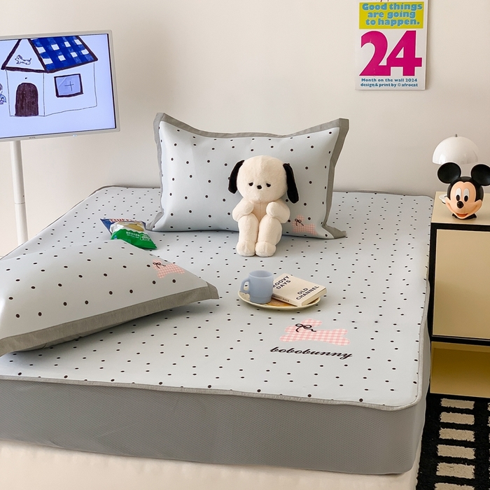 91家纺网 家纺一手货源 找家纺 昔可家纺 2024新款大版数码印花冰藤席床笠款 波点兔