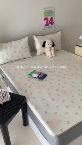 91家纺网 家纺一手货源 找家纺 昔可家纺 2024新款冰藤席床笠款--卡通系列 天鹅玫瑰