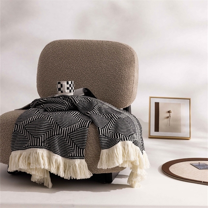 91家纺网 家纺一手货源 找家纺 暖绵绵家纺 2025新款棉腈混纺毛毯-艾尔多 黑白色
