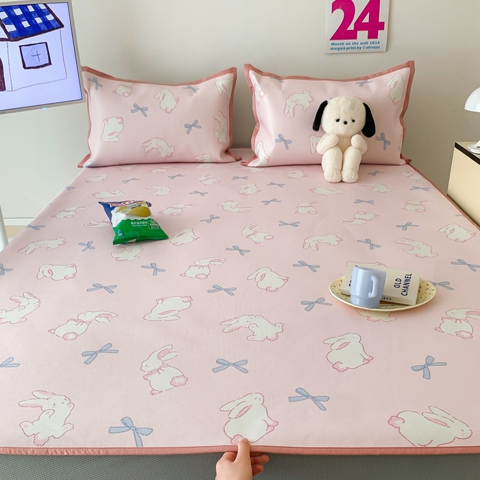 91家纺网 家纺一手货源 找家纺 昔可家纺 2024新款冰藤席床笠款--卡通系列 蝴蝶结小兔