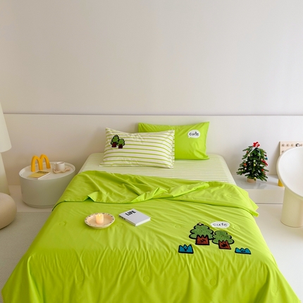 91家纺网 家纺一手货源 找家纺 珺柔家纺 2024新款毛巾绣三角针夏被四件套 发财树