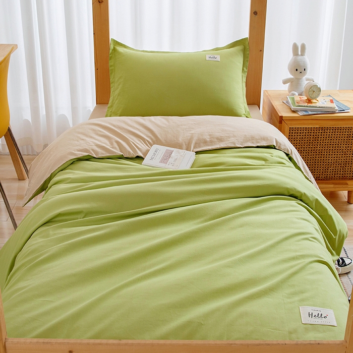 91家纺网 家纺一手货源 找家纺 鑫宇家纺 2025新款13372全棉纯色双拼学生宿舍三件套六件套浅绿+卡其