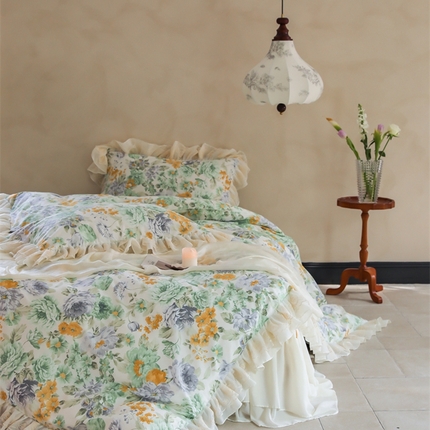 91家纺网 家纺一手货源 找家纺 菊上家纺 2024新款40s全棉复古法式雪纺蕾丝花边印花床裙款四件套黛绿