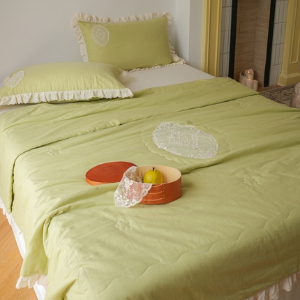 91家纺网 家纺一手货源 找家纺 菊上家纺 2024新款法式风全棉双层纱夏被床盖四件套 油果绿