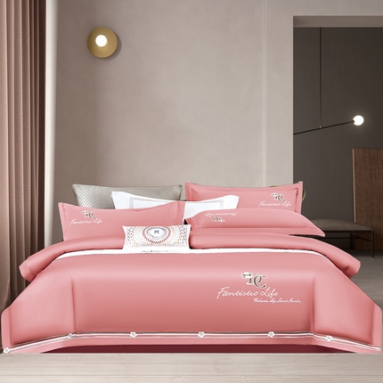 91家纺网 家纺一手货源 找家纺 浩情国际 2026四季款斜纹木棉绣花卡斯蒂尔系列四件套 卡斯蒂尔-雅黛粉